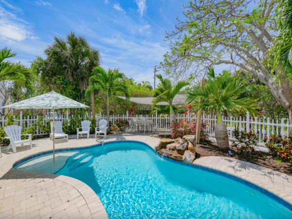 Three Bedroom Lido Key Vacation Home Sleeps Eight Guests